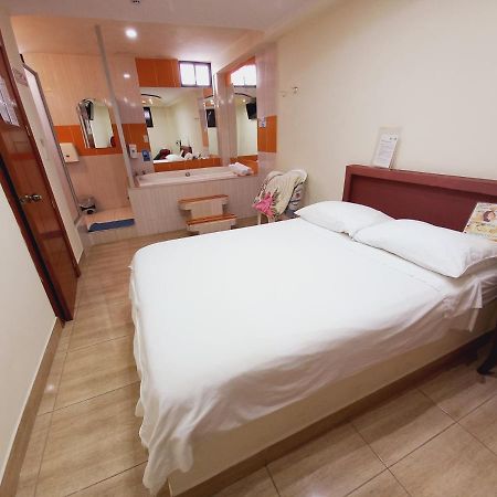 Hostal Oro Orense Quito Exterior foto